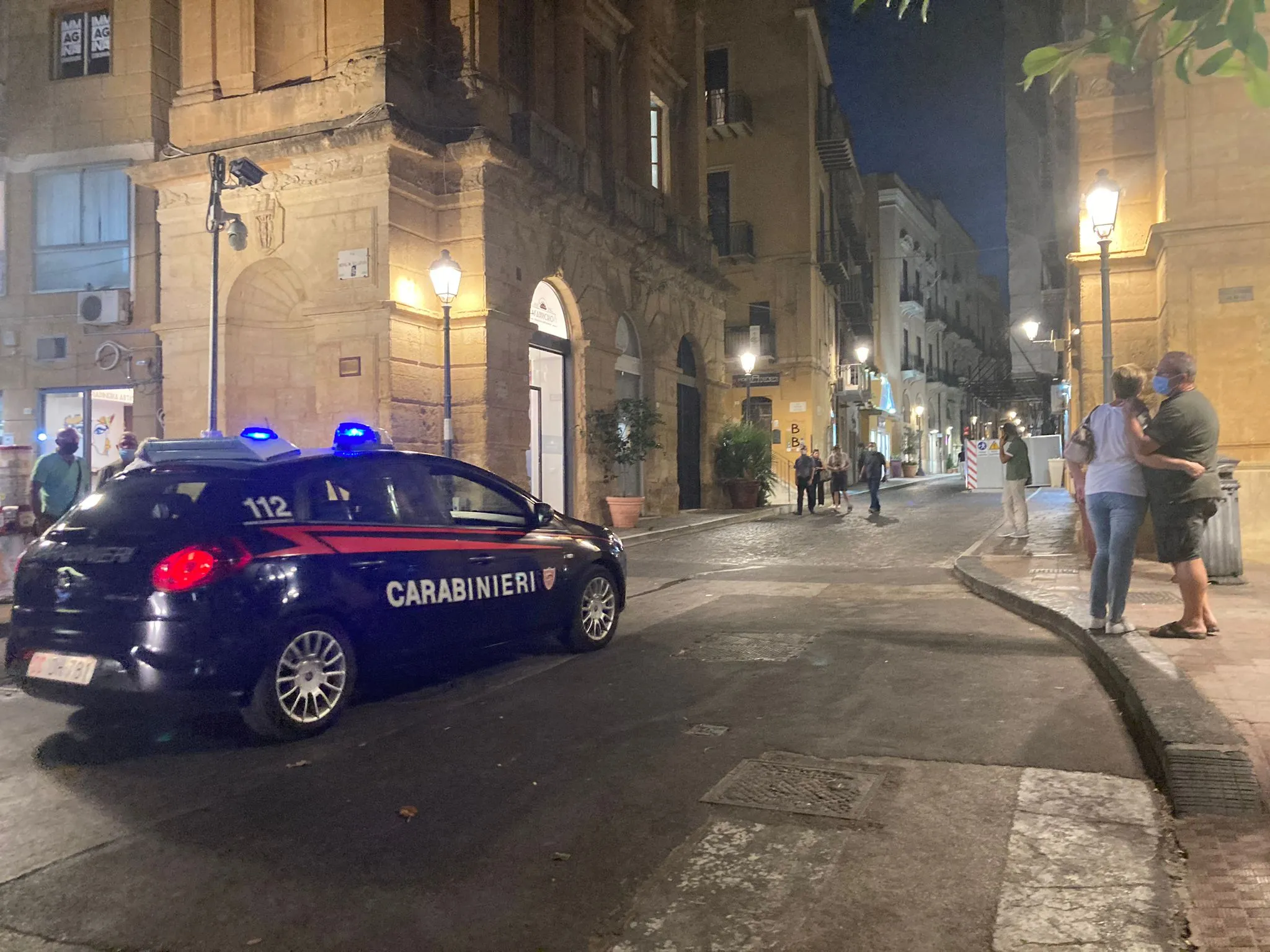 Investimento pedone su strisce ad Agrigento: giovane in ospedale dopo fuga.