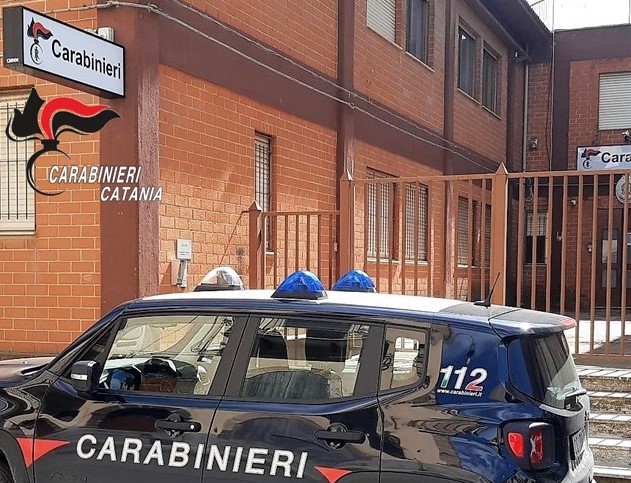 Caltagirone: 45enne ai domiciliari per estorsione