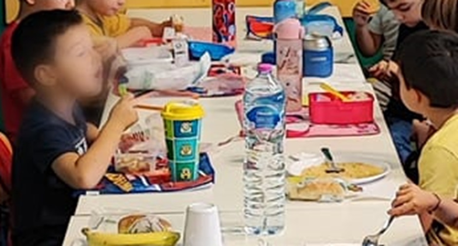 Bambini senza pranzo al Cep mensa senza posate