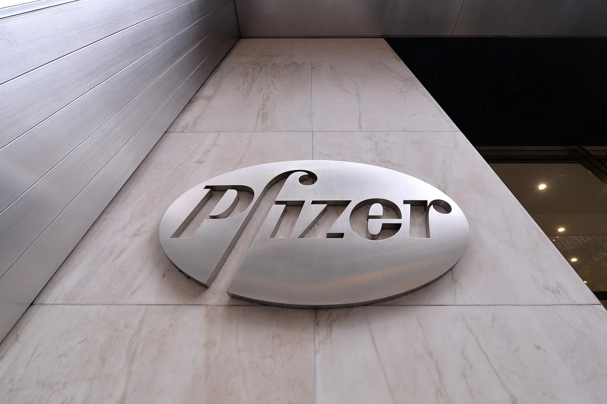 Catania, accordo Pfizer-sindacati: nessuna riduzione degli investimenti