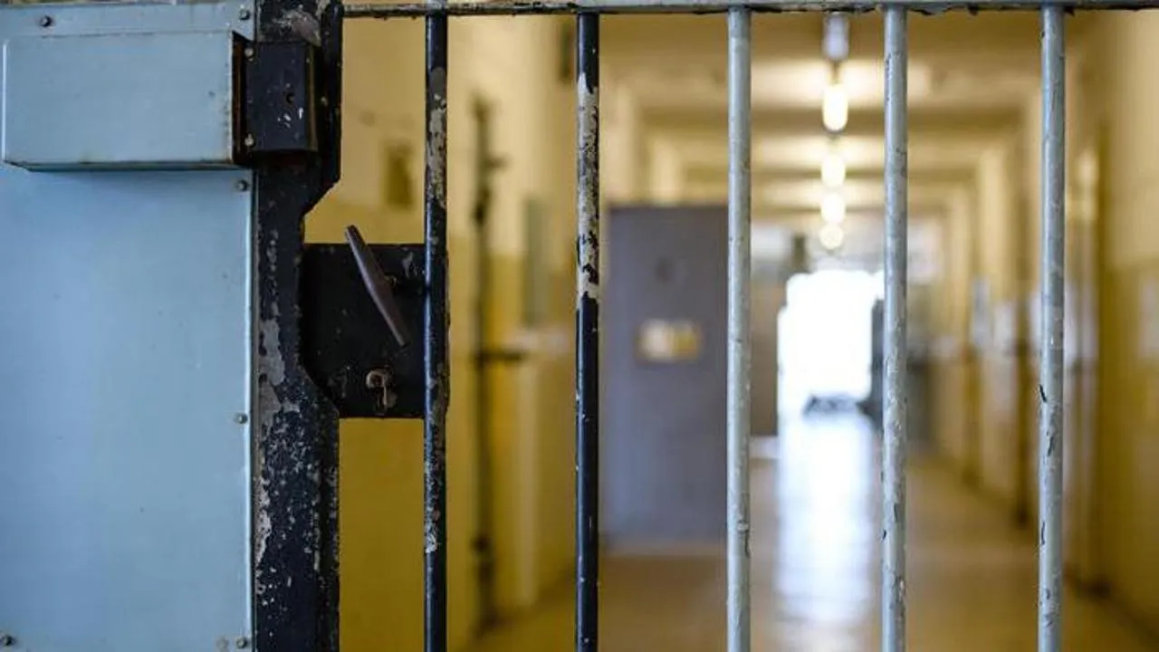 Droni per consegnare droga e cellulari in carcere: 19 arresti a Siracusa
