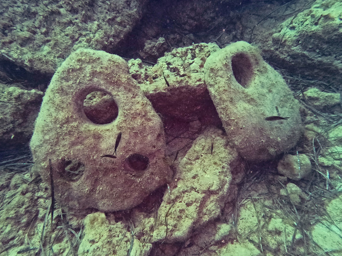 Trovate due antiche ancore in pietra in fondali siracusani