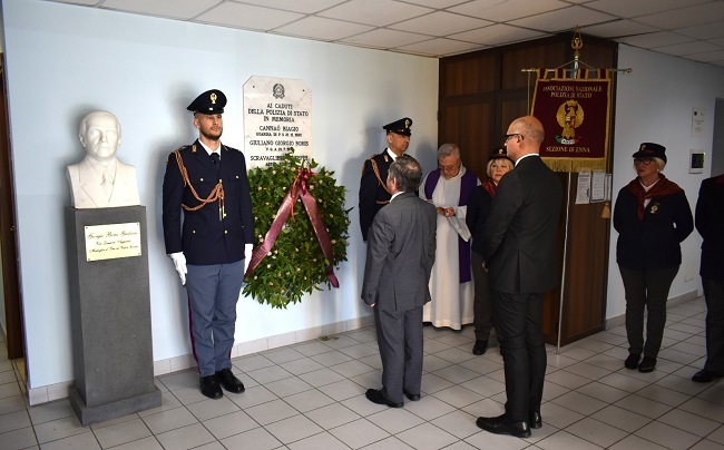 Polizia commemorazione dei defunti