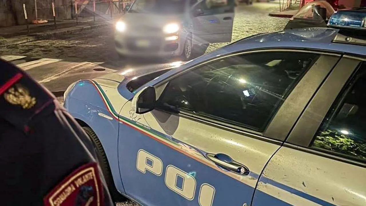 Fuggitivo arrestato su auto rubata in via Caronda.