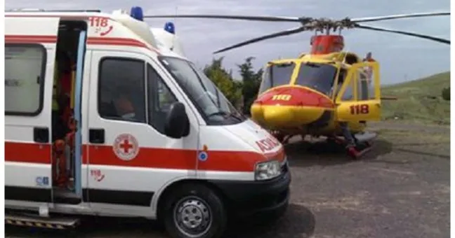 Grave incidente sulla 121: moto fuori strada.