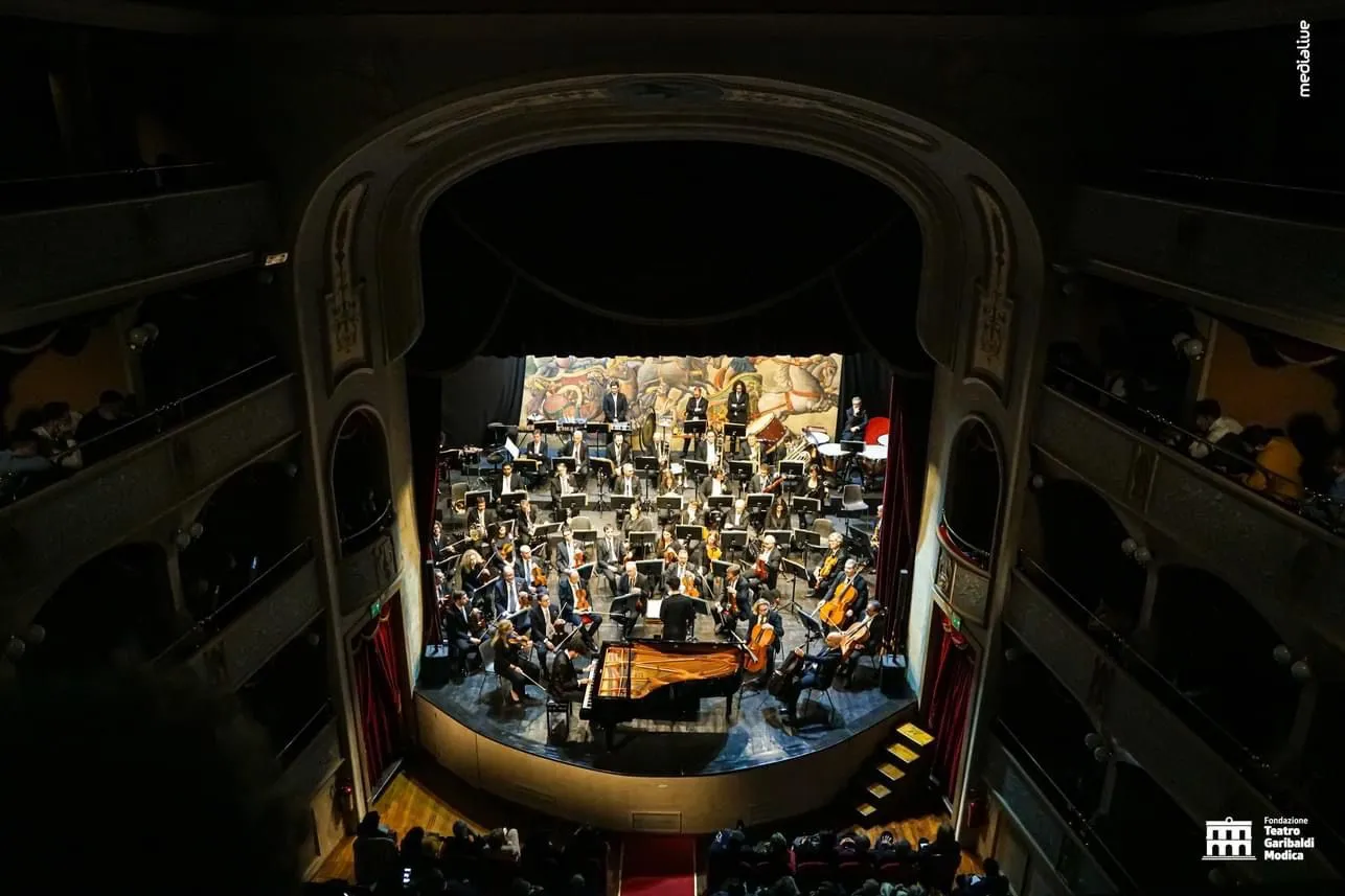 Modica, al Garibaldi l'orchestra del teatro massimo Bellini di Catania si esibisce.