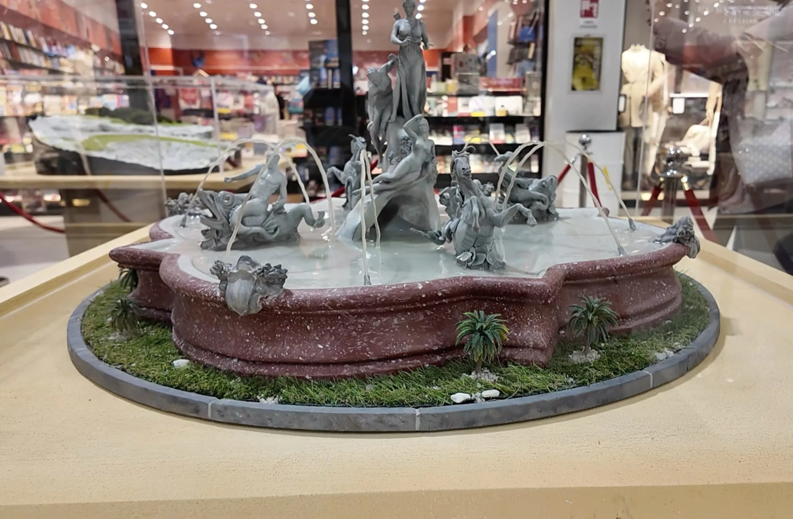 Mostra "Siracusa in miniatura" al centro commerciale Archimede tà attraverso diorami.