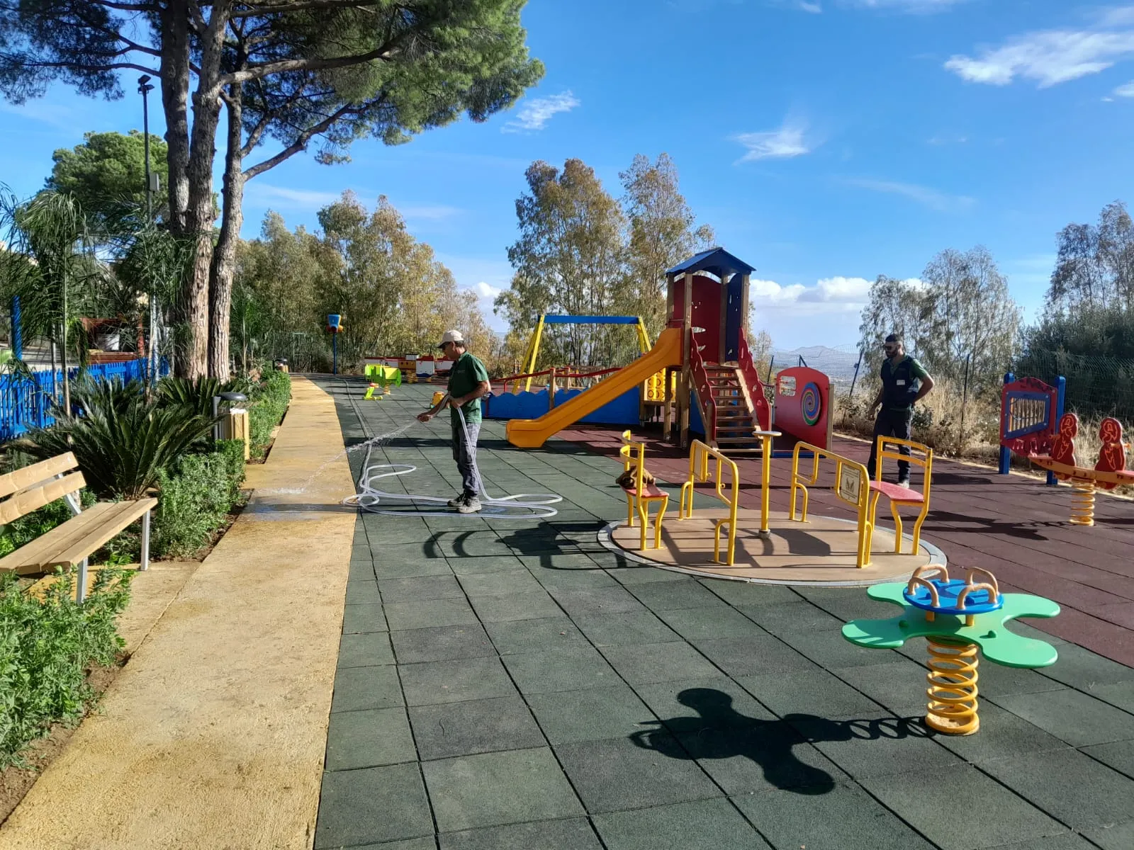 Nuovo parco giochi a Villa Bonfiglio: giochi, verde e wi-fi gratis