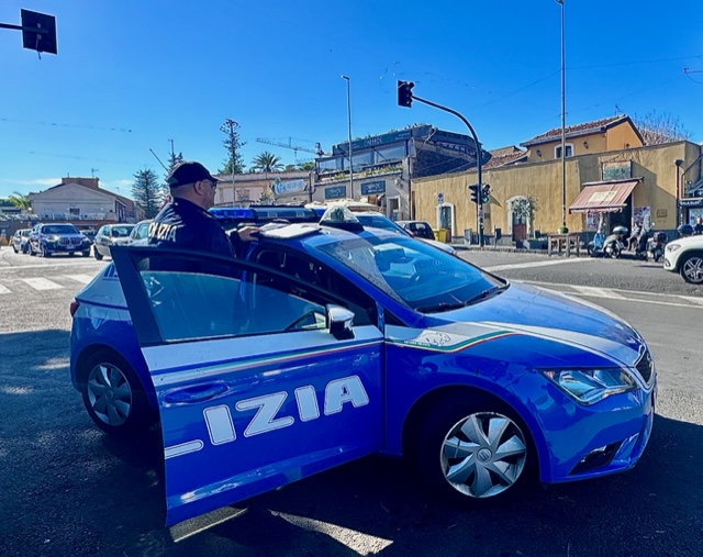 La Polizia vigila sulla sicurezza dei cittadini e dei turisti