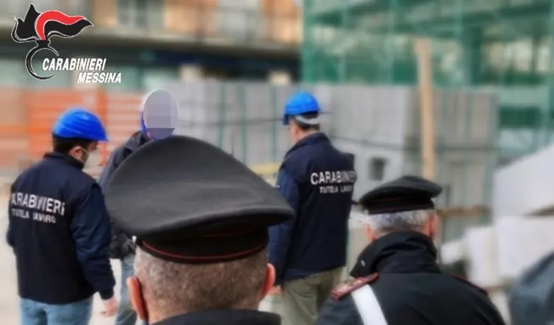 Precipitano due operai da un ponteggio a San Filippo del Mela: uno grave.