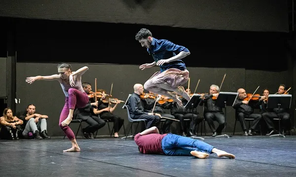 Riassumi questo titolo tra 55 e 66 caratteri “Be resident: nella città la danza”, arriva nelle scuole il progetto realizzato da Scenario Pubblico e Teatro Massimo Bellini - Cronaca Oggi Quotidiano
