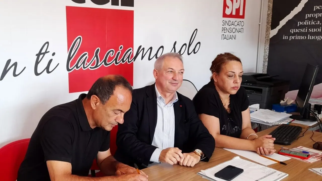 Riassumi questo titolo tra 55 e 66 caratteri Diritto all'abitare, Lucano fra i primi firmatari della petizione nazionale del Sunia