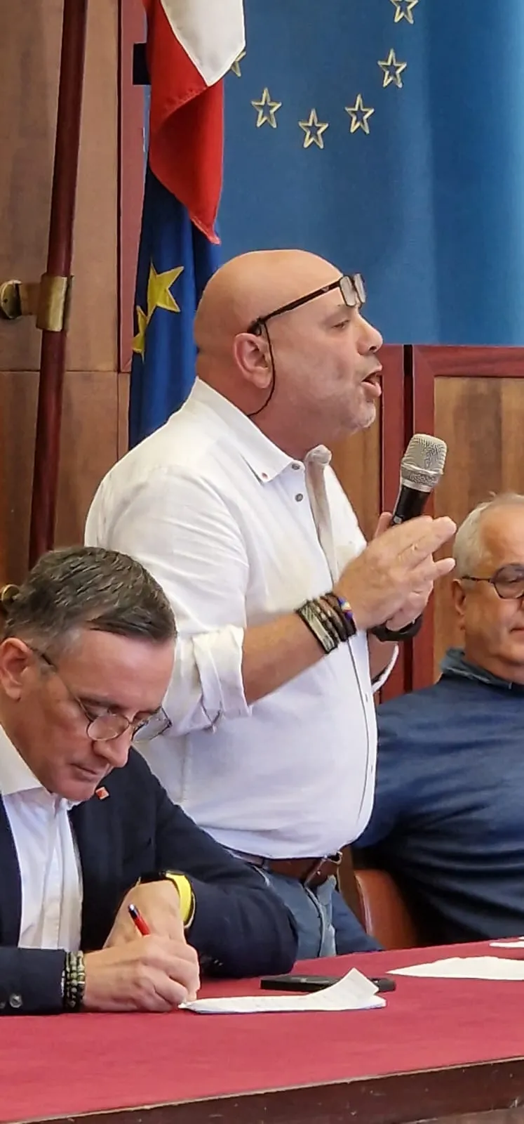 Riassumi questo titolo tra 55 e 66 caratteri FOTO - TENSIONE ALL'ASSEMBLEA SINDACALE A PALAZZO ZANCA. "GRAZIE AI DIPENDENTI RAGGIUNTI OBIETTIVI"