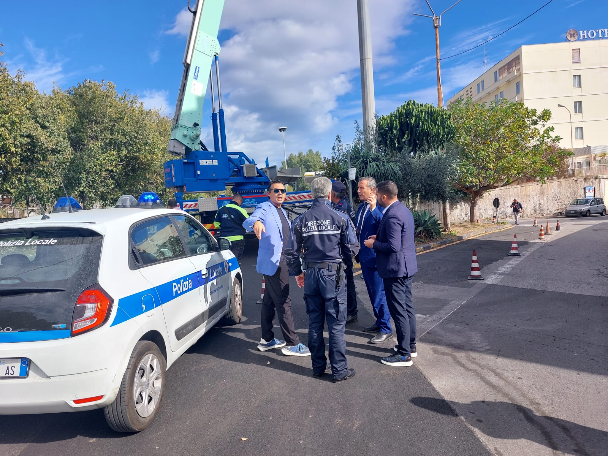 Sicurezza, accese le tre torri faro di Ognina