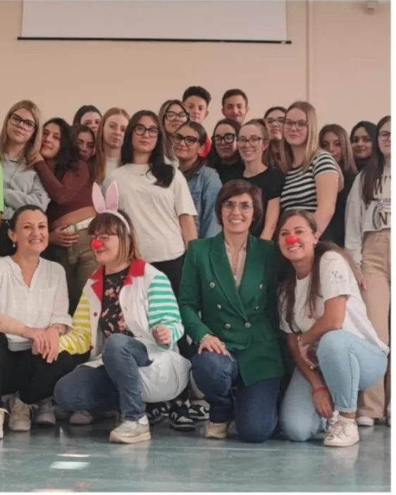 Studenti Ipsia scoprono clownterapia a Caltanissetta