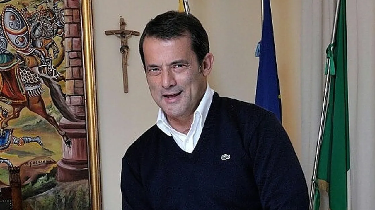 Ultimo saluto all'ex senatore Nino Strano in Cattedrale