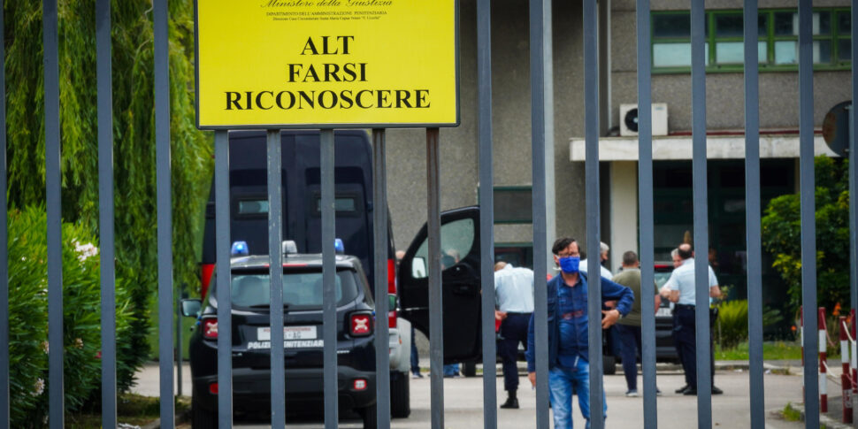 L'ex avvocato Angela Porcello, che parla con i magistrati, nello stesso carcere della sorella di Messina Denaro: chiesto e ottenuto il trasferimento