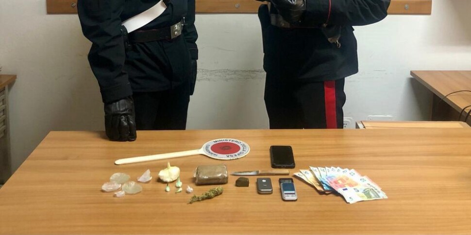 Niscemi, ventunenne arrestato per spaccio di droga