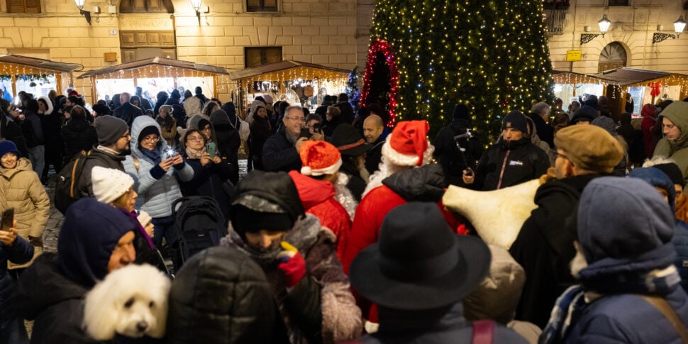 Capodanno a Erice: in piazza della Loggia la festa con I Quaranta che ballano 90