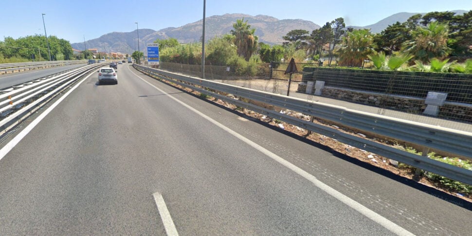 Carini, chiuso un tratto dell'autostrada Palermo-Mazara per salvare un cane