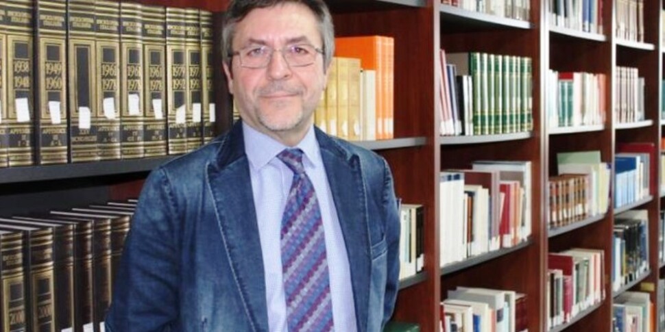 Stalking, chiesti 4 anni per l’ex direttore della biblioteca museo Pirandello di Agrigento