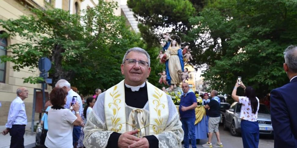«Campane troppo rumorose» a Caltanissetta, i fedeli contro il parroco