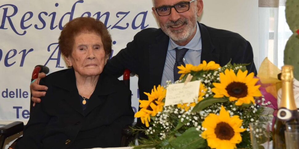 Nonna Rosaria compie 109 anni, grande festa a Ragusa per una delle donne più longeve d'Italia