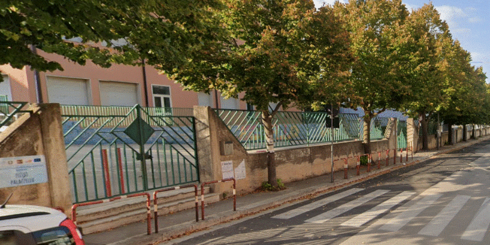 Ladri in azione a Ragusa: scia di furti nelle auto dei genitori che lasciano i bimbi a scuola