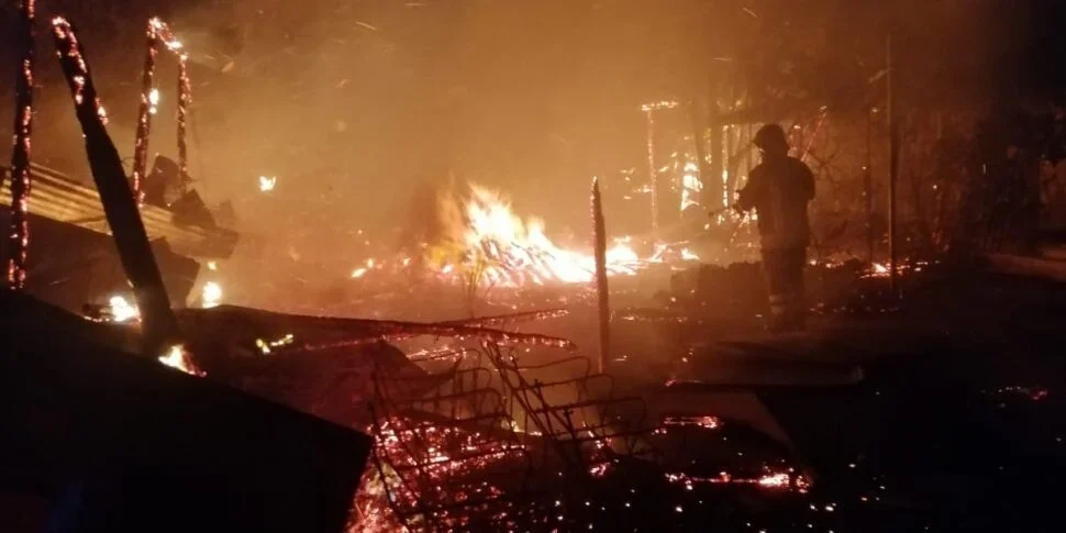 Messina, incendio nell'area che ospita il presepe di Castanea: distrutti i capannoni