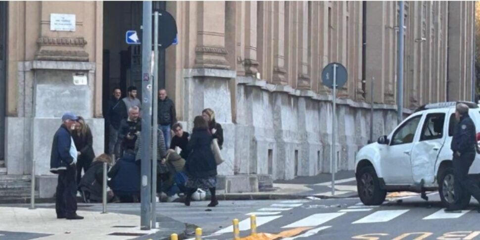 Incidente a Messina, scontro tra un'auto e uno scooter: ferito uno studente