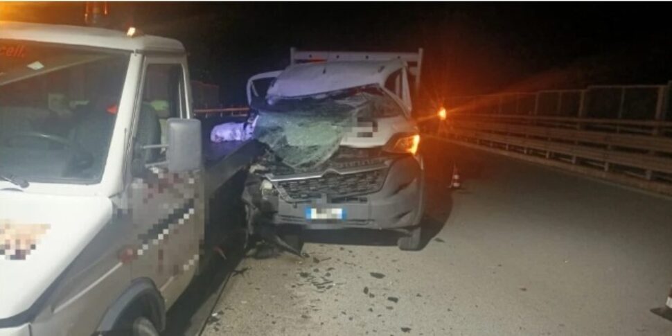 Incidente sulla Palermo-Messina: muore 24 ore dopo lo scontro tra un furgone e un carro attrezzi