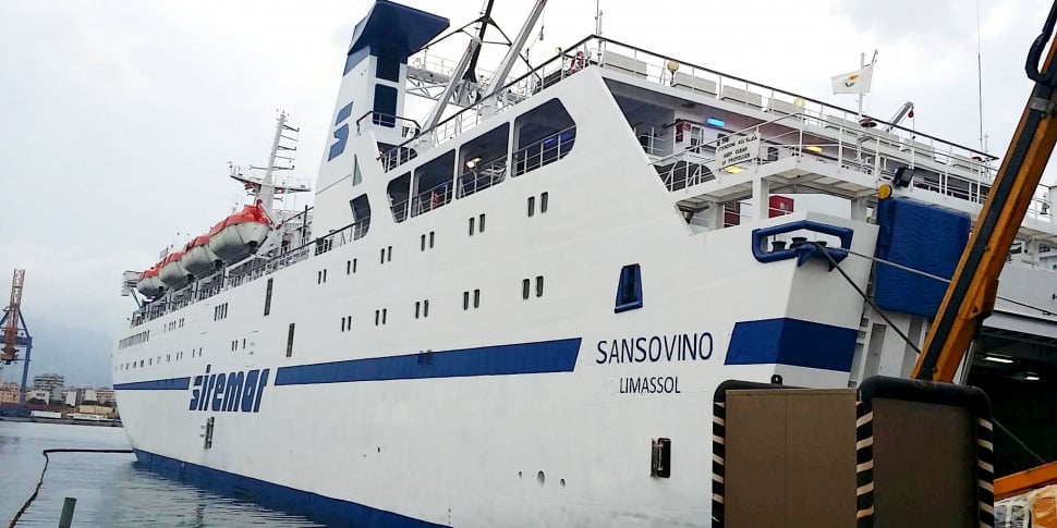 A Lampedusa torna la nave Sansovino, stop al noleggio della Galaxy