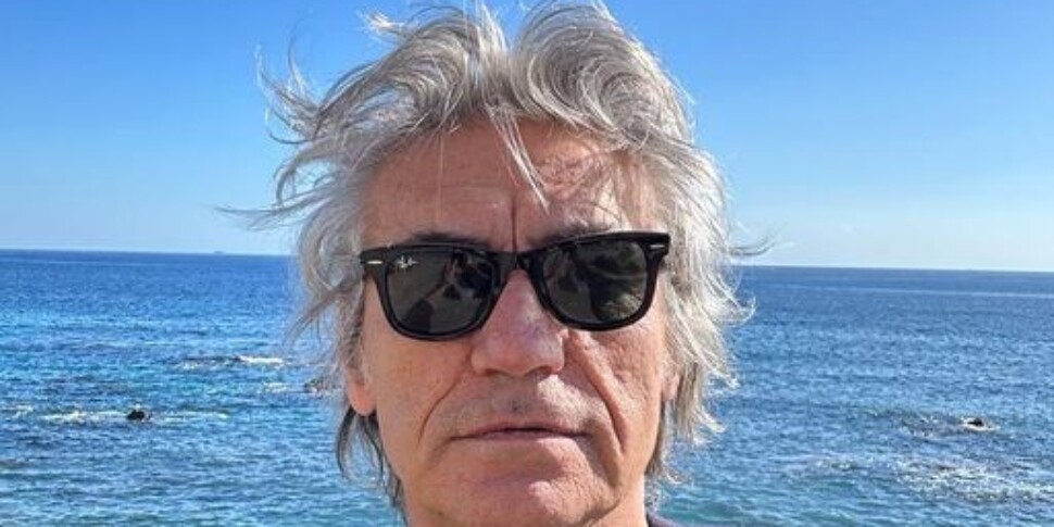 Ligabue, doppia tappa a Messina e foto al mare: «Sicilia, quanto sei bella!»