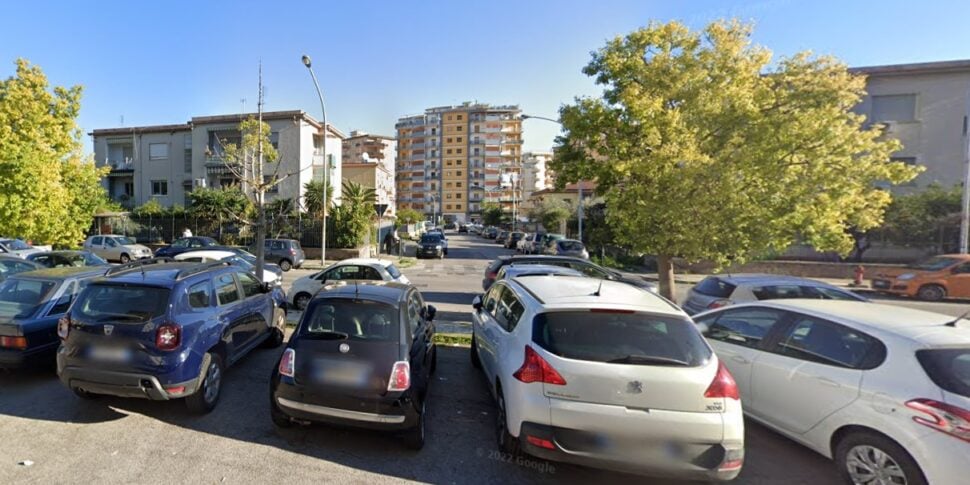 Palermo, lite in strada sfocia in aggressione alla Noce: colpi di cric a un ciclista