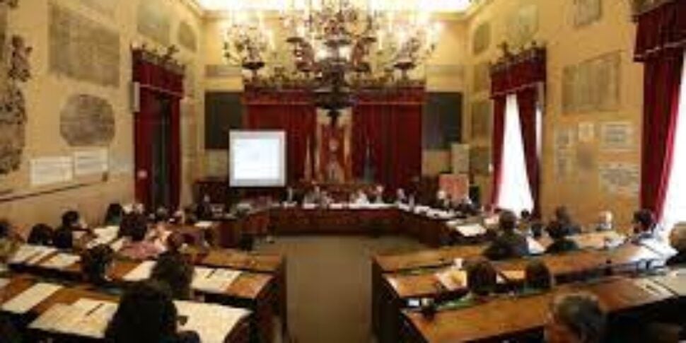 Palermo: gruppi di opposizione: «La maggioranza è assente in Consiglio comunale»