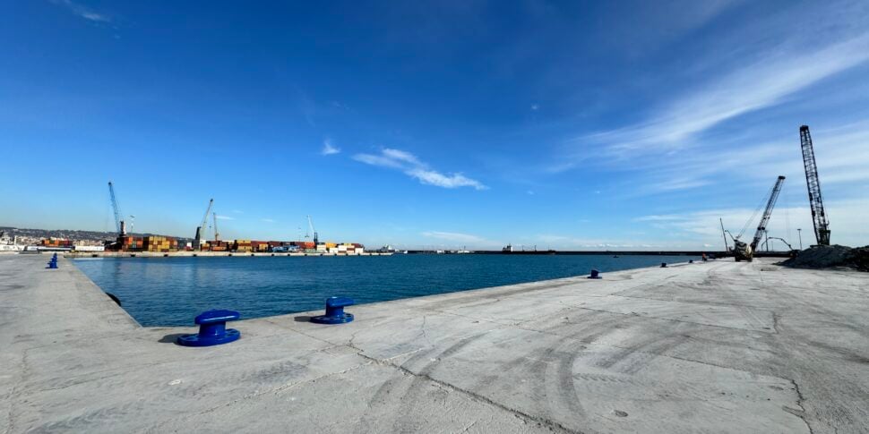 Porto di Catania, riaperti i primi 350 metri della grande darsena per i traghetti