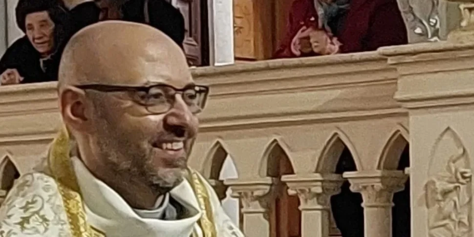 Letojanni e Mazzeo pregano per padre Francesco, colpito da un'emorragia cerebrale