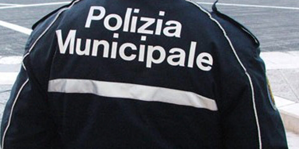 Priolo, aggredisce un vigile urbano che gli sta per elevare una sanzione: denunciato