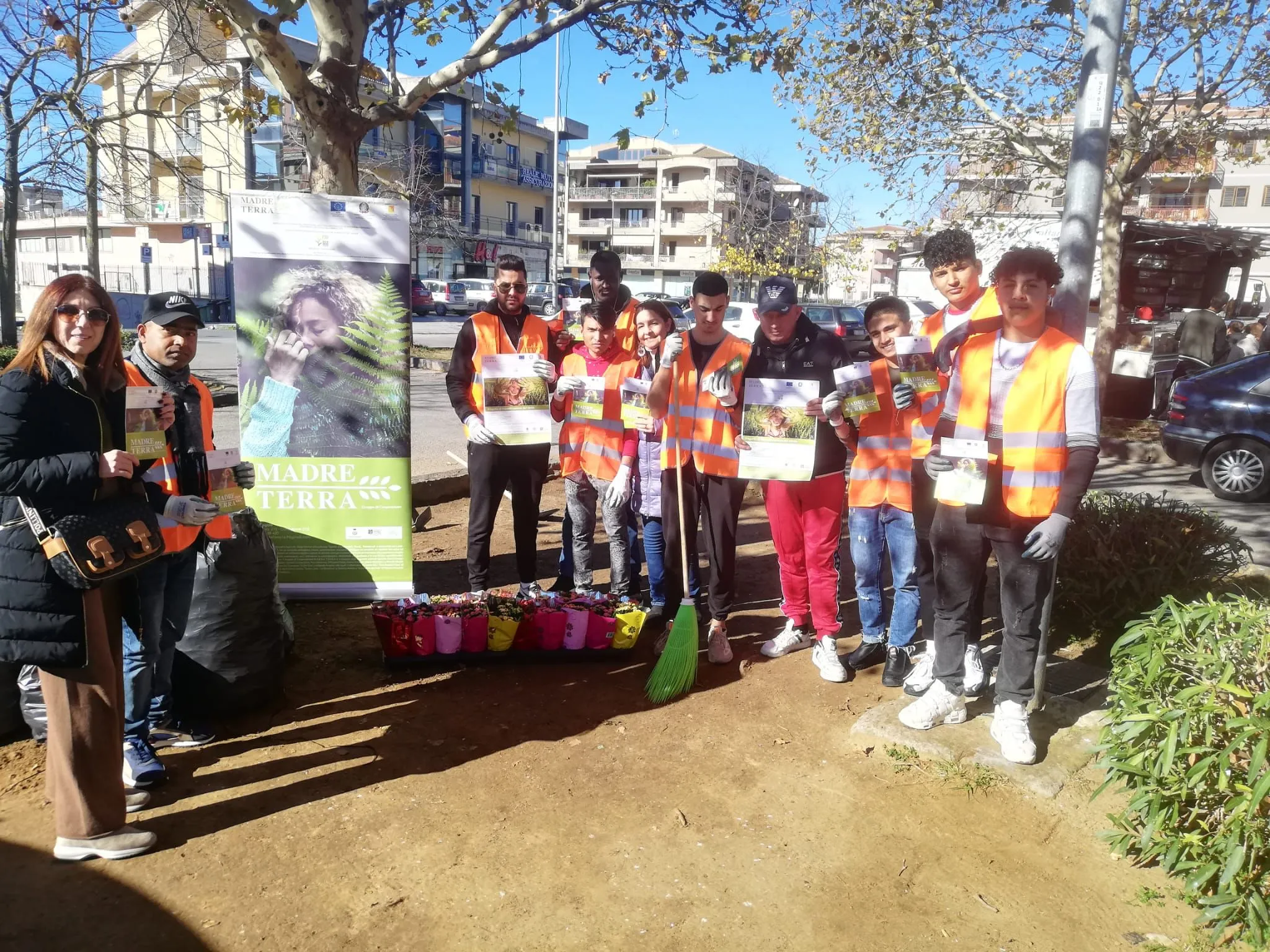 Progetto Madre Terra: giovani immigrati del SAI riqualificano Caltagirone