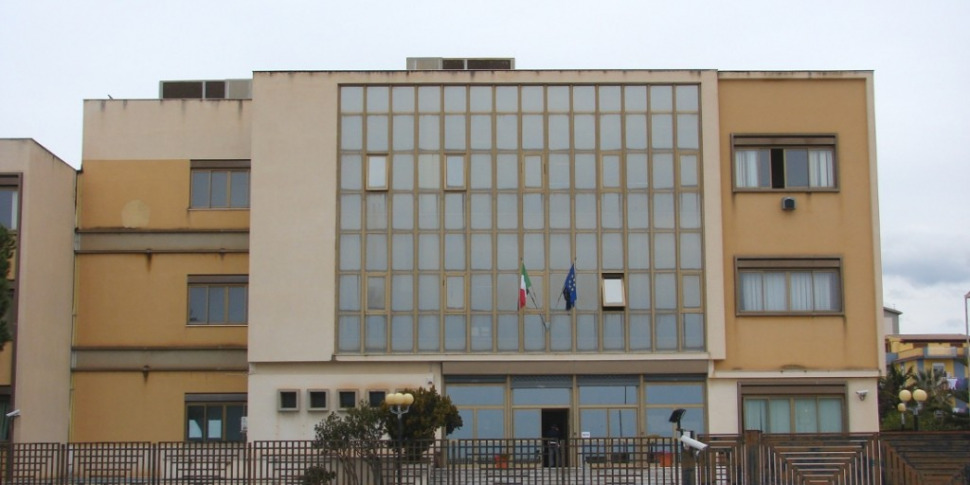 Sciacca, minaccia di morte un poliziotto testimone in tribunale: denunciata