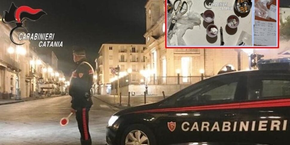 Crack e cocaina in casa, 2 arresti per spaccio nel Catanese