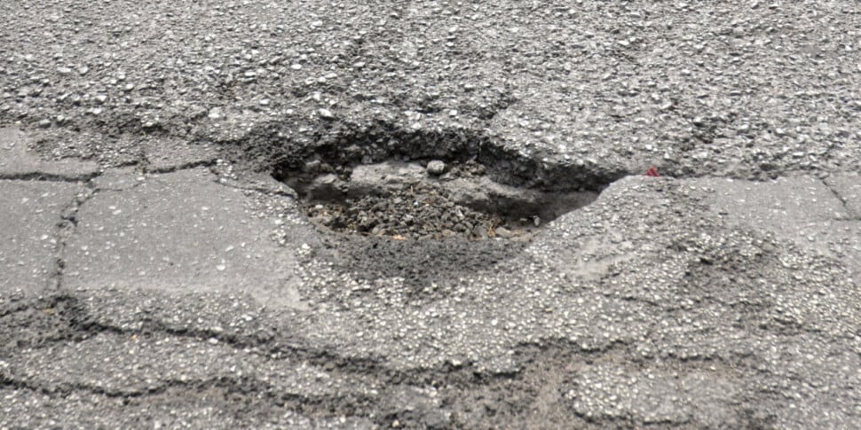 Strade gruviera a Palermo, si corre ai ripari in via Libertà e lungo l’asse Crispi-Belgio