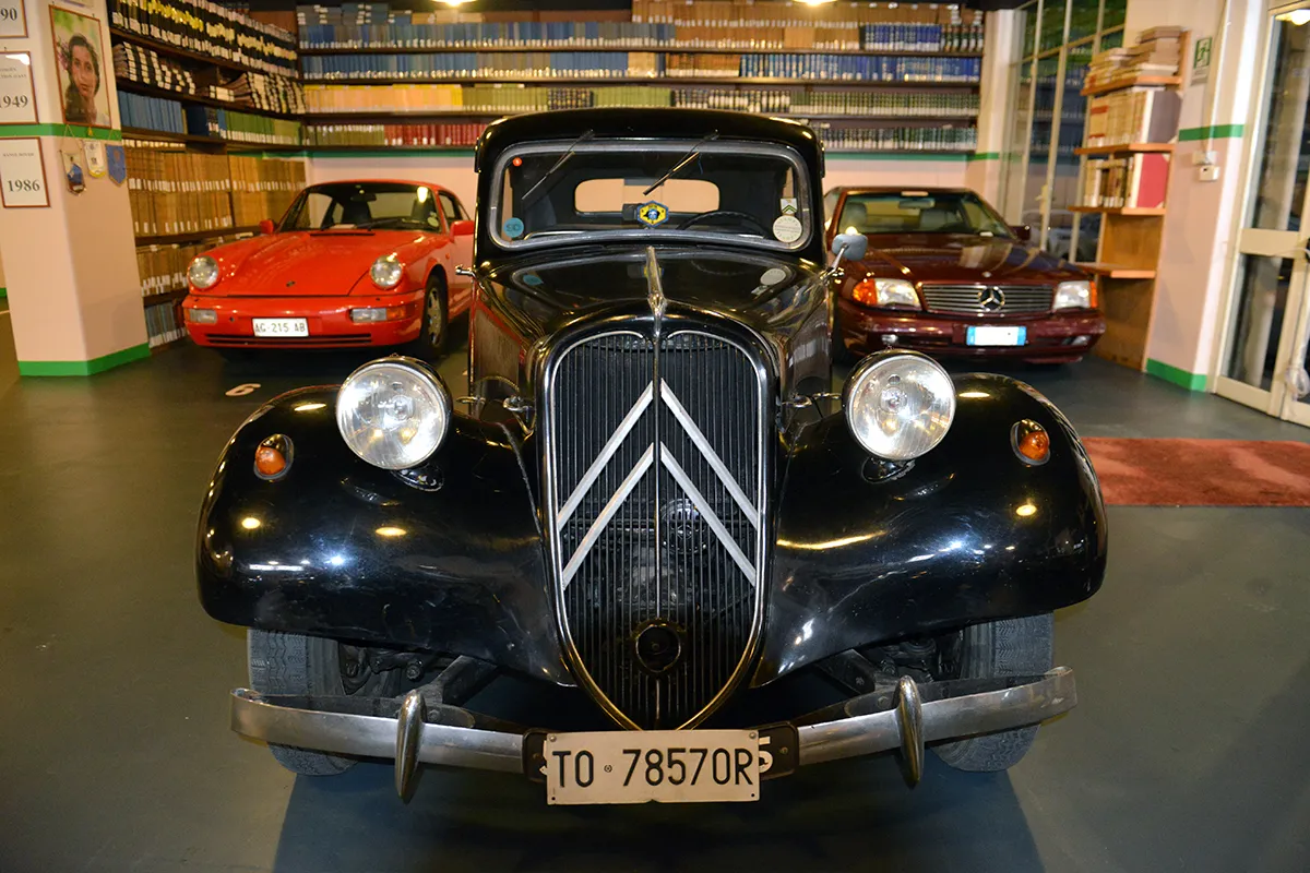 Visita al Museo delle Auto Storiche