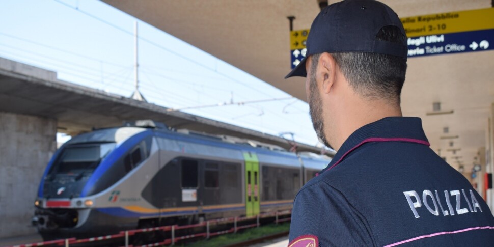 Provano a rubare il rame dalla ferrovia, due arrestati tra Palermo-Roccella e Ficarazzi