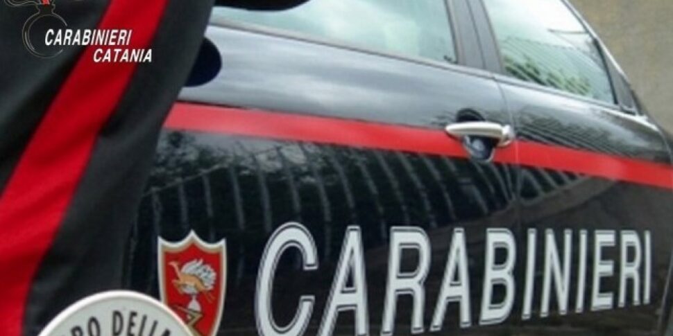 Avevano cocaina e ricetrasmittente, arrestati a Catania due pusher minorenni