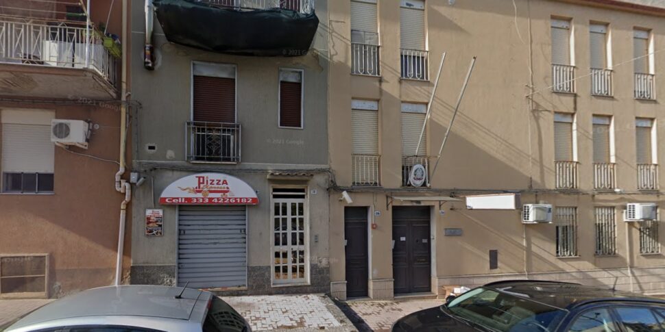 Crolla un balcone a Serradifalco, un operaio ferito e un altro illeso: erano impegnati in lavori non autorizzati
