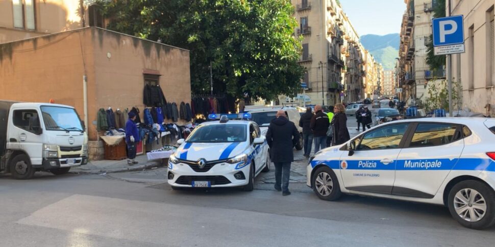 Palermo, blitz della polizia municipale all'Albergheria: multe e sequestri agli abusivi