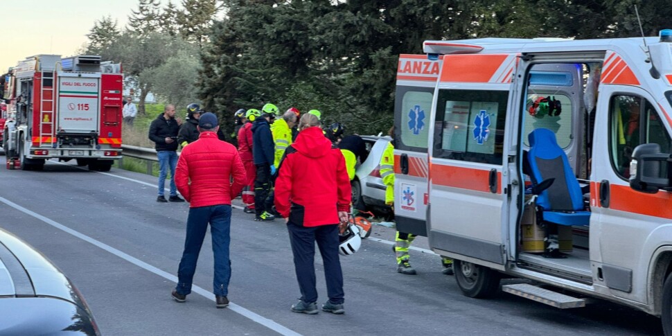 Cattolica Eraclea, automobilista ferito sulla statale 115: l’elisoccorso atterra in strada