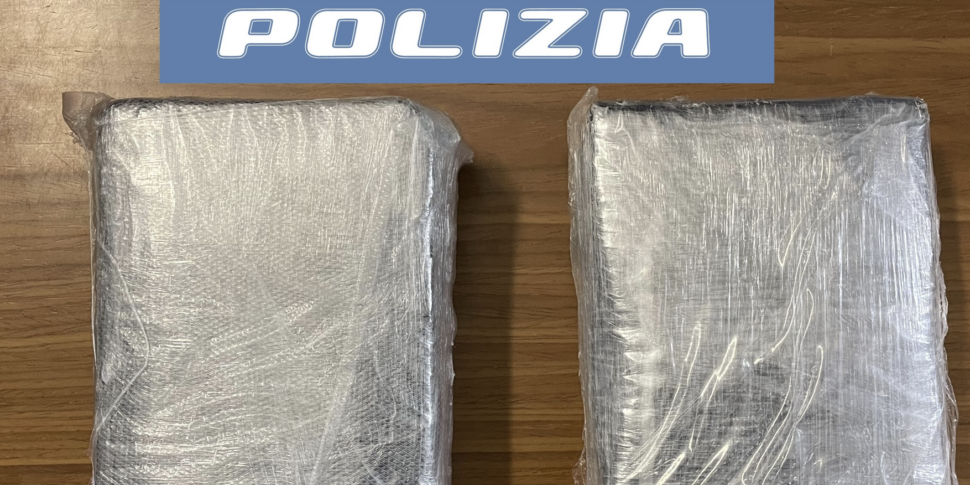 Vanno in Calabria e comprano due chili di cocaina, coppia arrestata al rientro a Catania