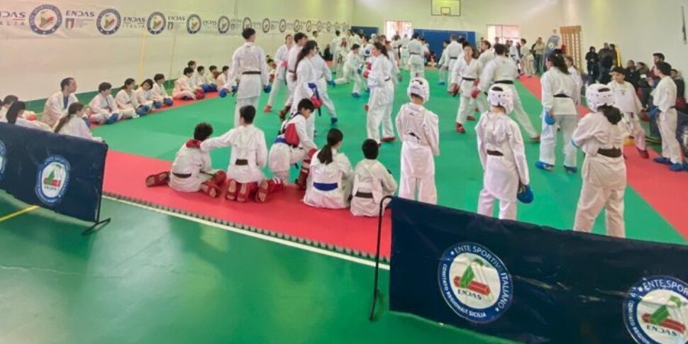 Endas Sicilia apre il 2024 con un meeting di karate: lezione per 110 atleti sul tatami a Palermo